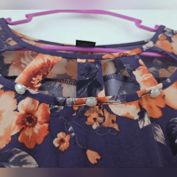 Adele & May Floral Top - Picture 3 of 4